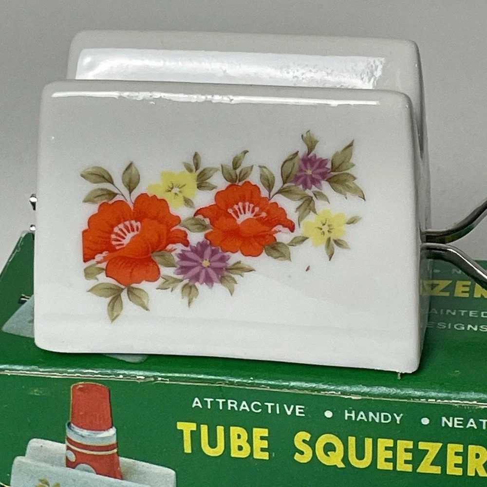 Vintage Ceramic Toothpaste Tube Squeezer Floral Roller Key New in Box